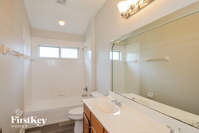 Building Photo - 14744 Falling Waters Dr