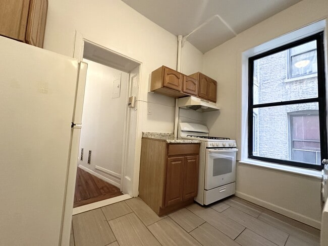 Floorplan - 182 Claremont Avenue