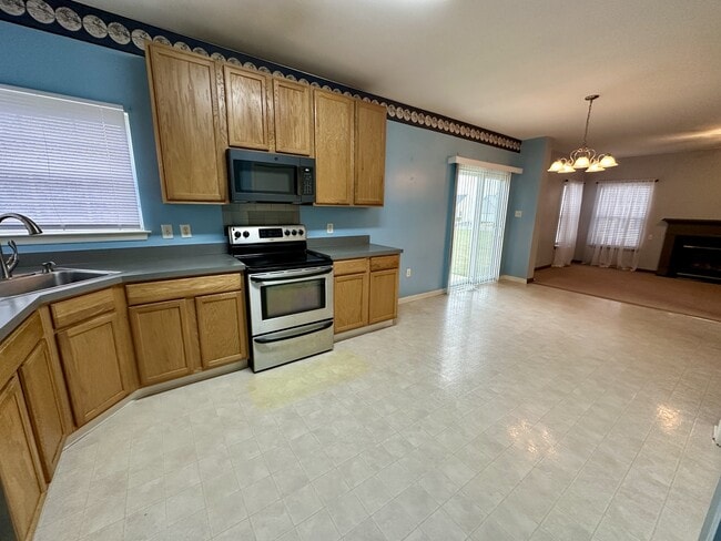 Building Photo - 30 Kristin Ct