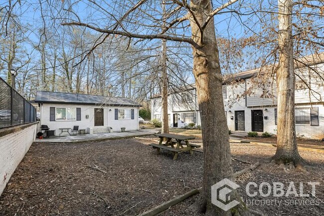 Building Photo - White Oak Townhomes