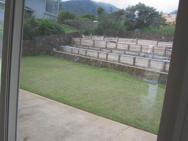 Building Photo - 1378 Hoolako St