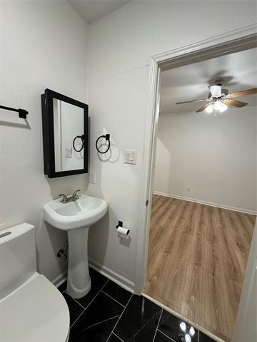 Building Photo - 2825 Meadowbrook Dr