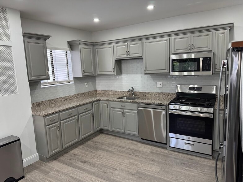 Building Photo - 7 Washburn Ter