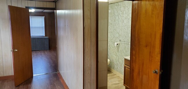 Building Photo - 530 Naylor Rd