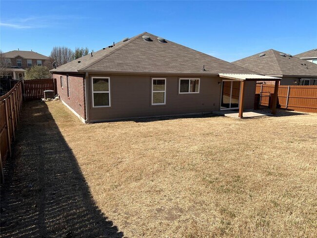 Building Photo - 1427 Swan Ridge Dr
