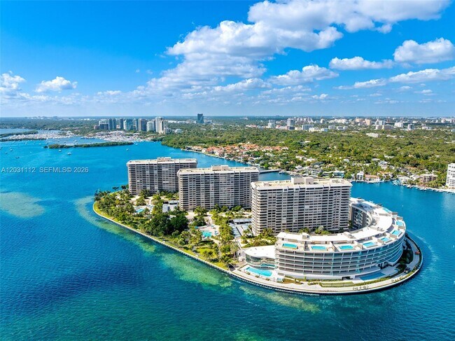 Building Photo - 2 Grove Isle Dr
