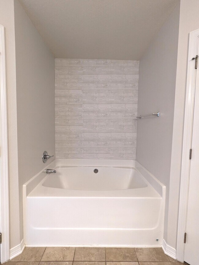 Building Photo - 8249 Escola St