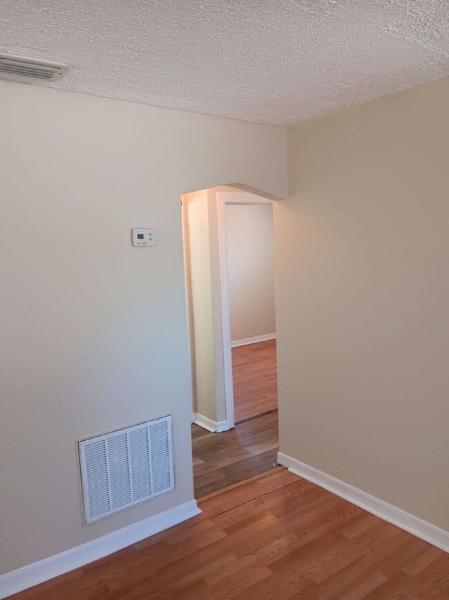Building Photo - 2/1 home for rent - Come see before it is ...