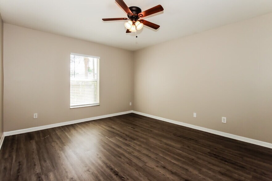 Building Photo - 7786 104th Ct