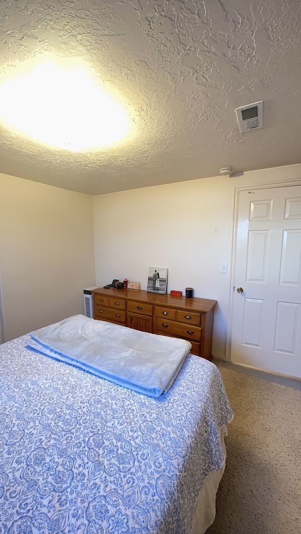 Building Photo - 299 N Highland Dr