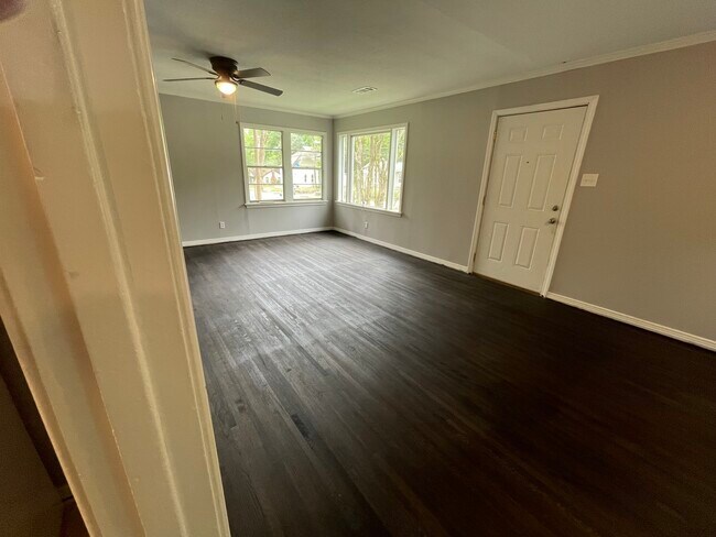 Living Room - 404 Holly St