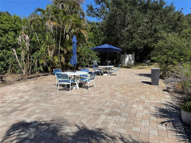 Building Photo - 3315 58th Ave S