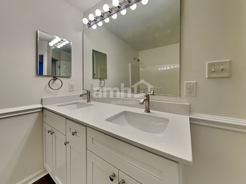 Building Photo - 7202 Sutter Creek Ln