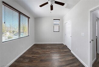 Building Photo - 1000 Aspen Cliff Dr