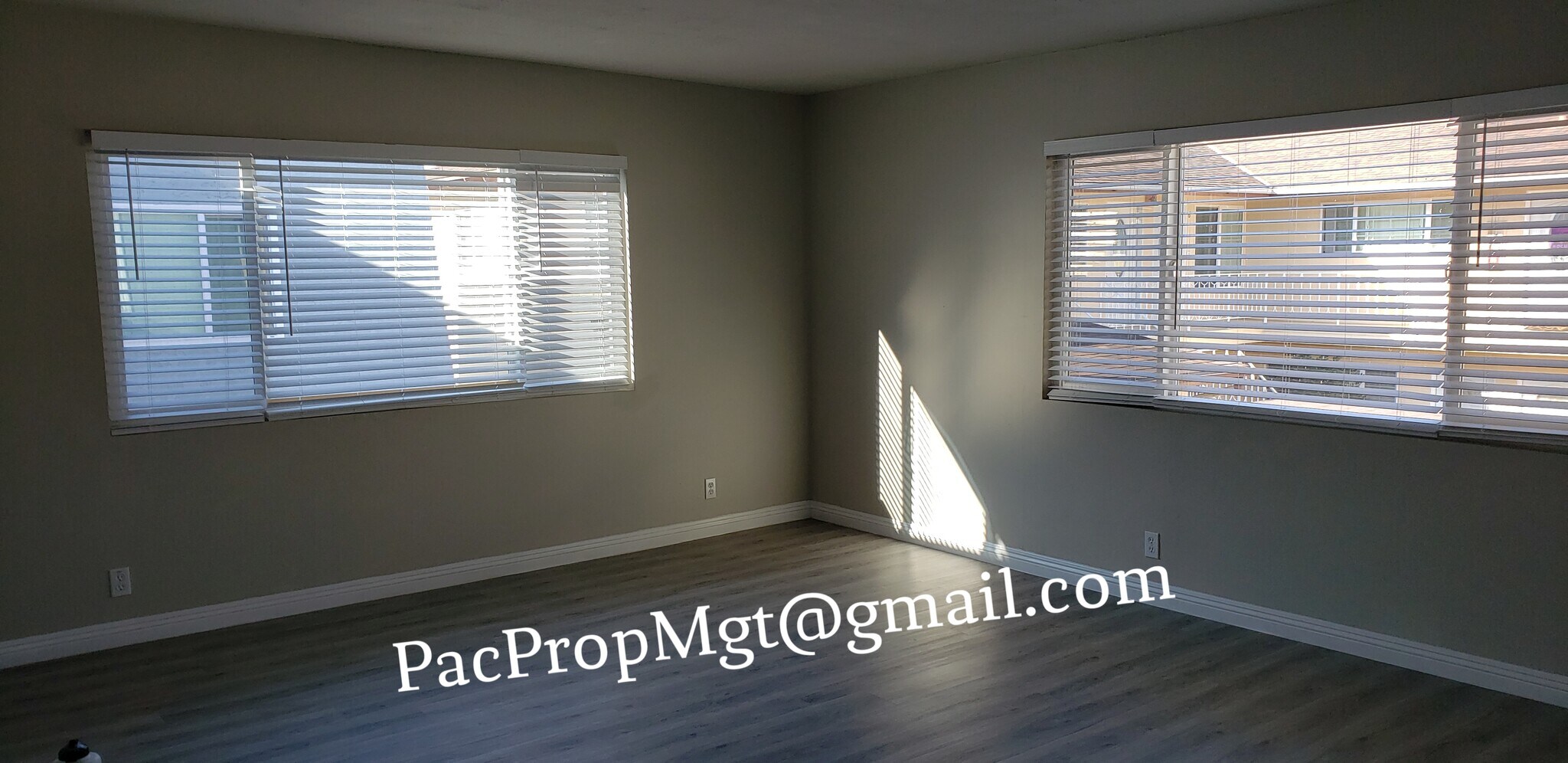 Living Room - 2121 W 157th St