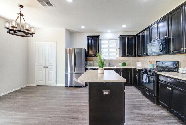 Building Photo - 5027 Brewcastle Ln