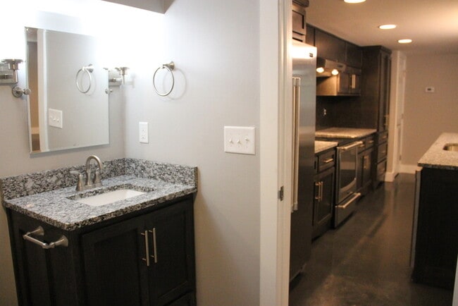 Building Photo - 2 Bed / 1 Bath Near Crieve Hall - McMurray...