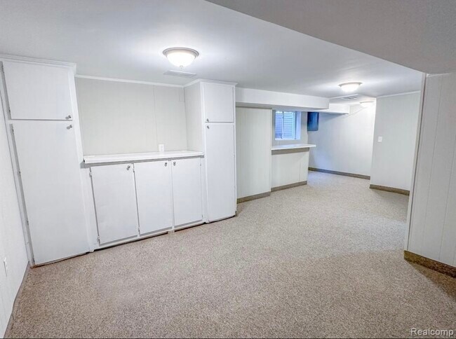 Building Photo - 41856 Langley Dr