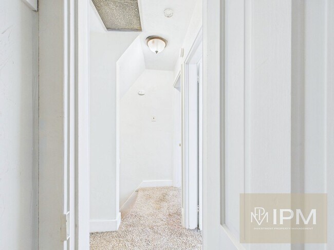 Building Photo - 44 N Main St