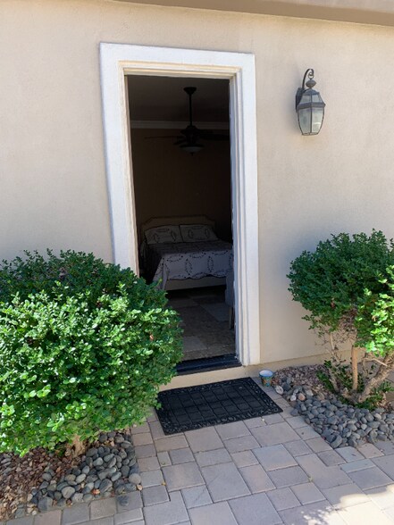 Primary Photo - 40980 Via Arcadia