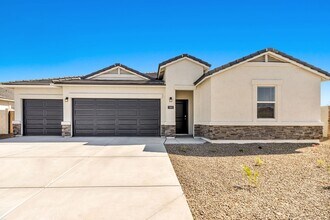 Building Photo - Modern Home with Granite, Stainless & a Backyard Built for Arizona Living