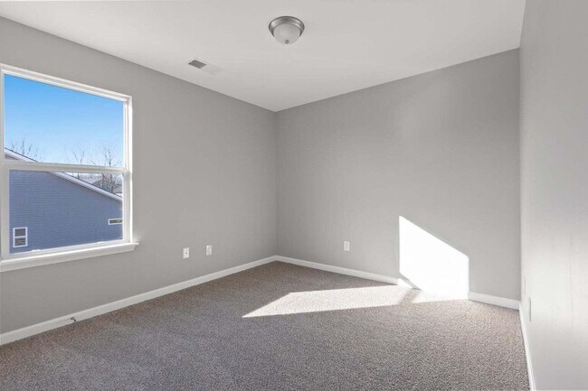 Building Photo - 500 Cripple Creek Cir