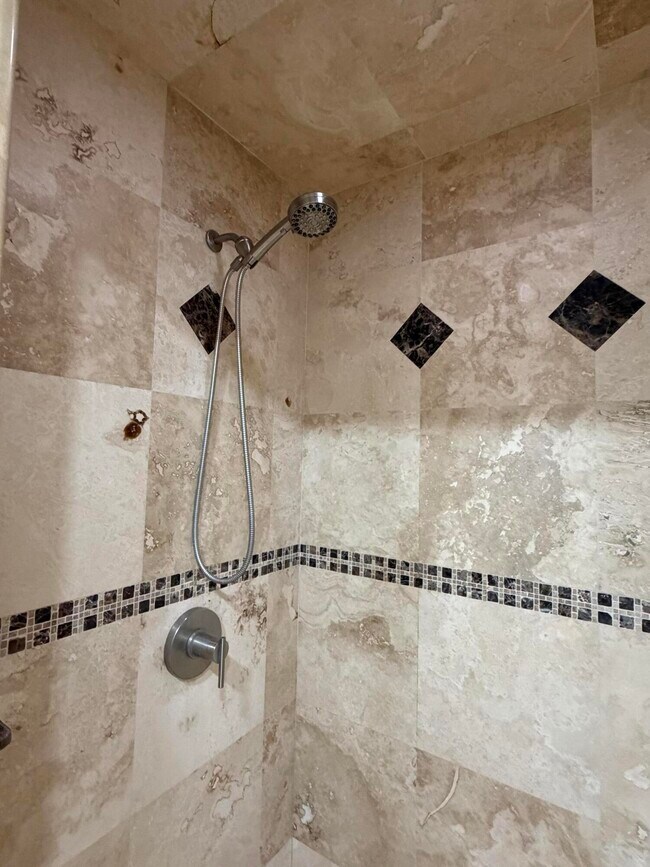 Building Photo - 1343 Lake Breeze Dr