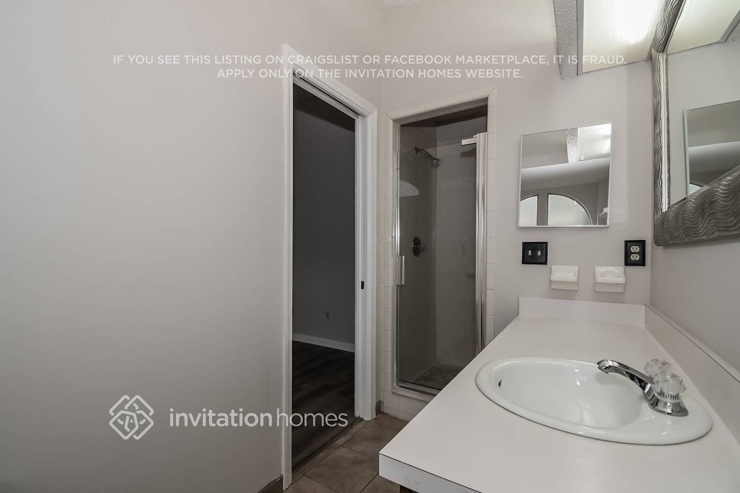 Building Photo - 8800 Fieldside Dr S