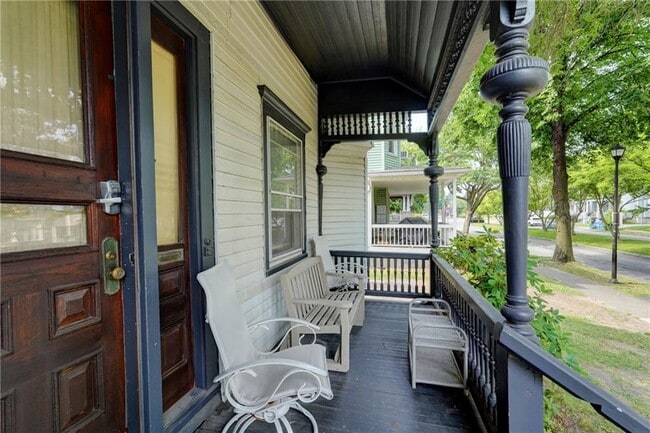 Building Photo - 500 Oxford St