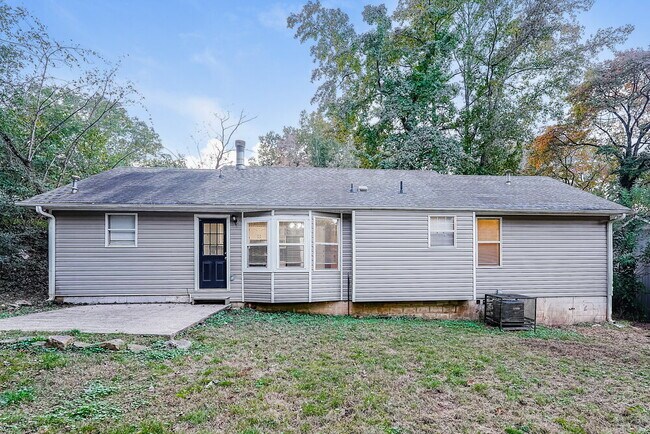 Building Photo - 5837 Janet Dr