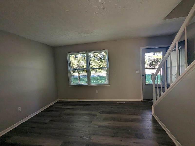 Building Photo - 5730 Crossing Ct