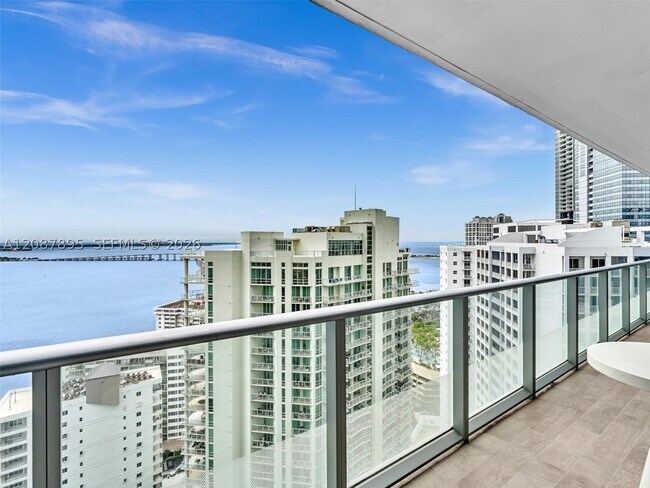 Building Photo - 1300 Brickell Bay Dr