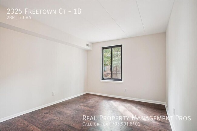 Building Photo - 2325 Freetown Ct