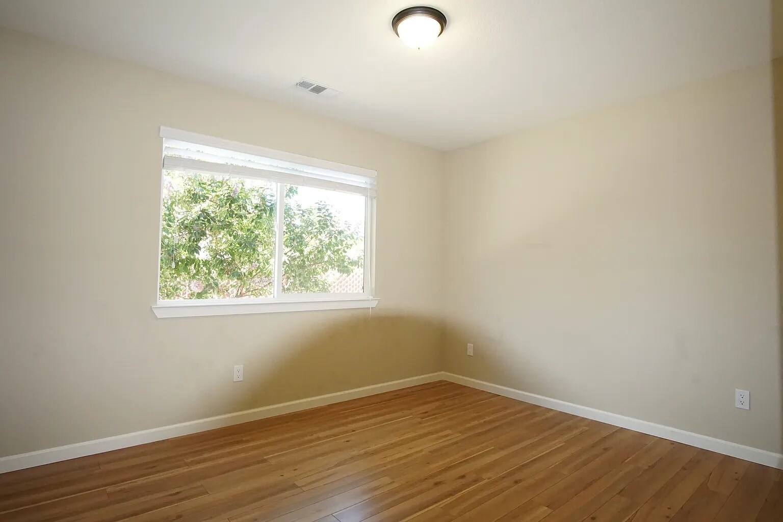 Building Photo - 2498 Amaryl Dr