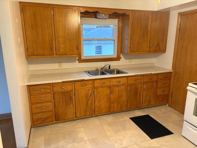 Kitchen - 135 S John St