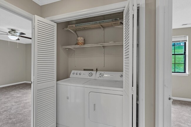 Building Photo - 764 Fox Ridge Dr