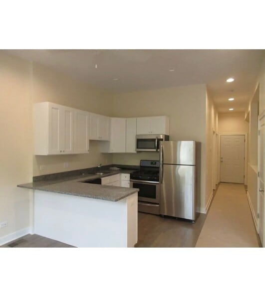 Building Photo - 2020 N Bissell St
