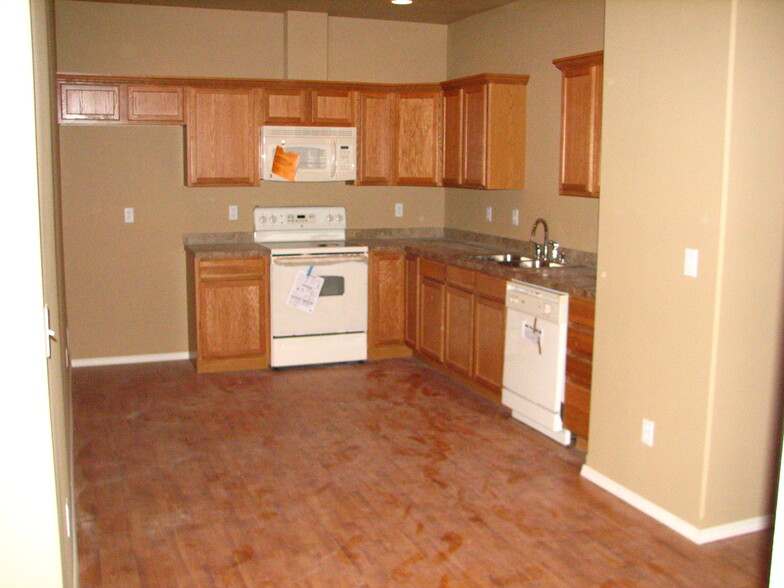 Building Photo - 316 Rosehaven St