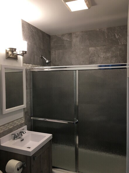 Totally updated full Bathroom - 6717 Huron Ave