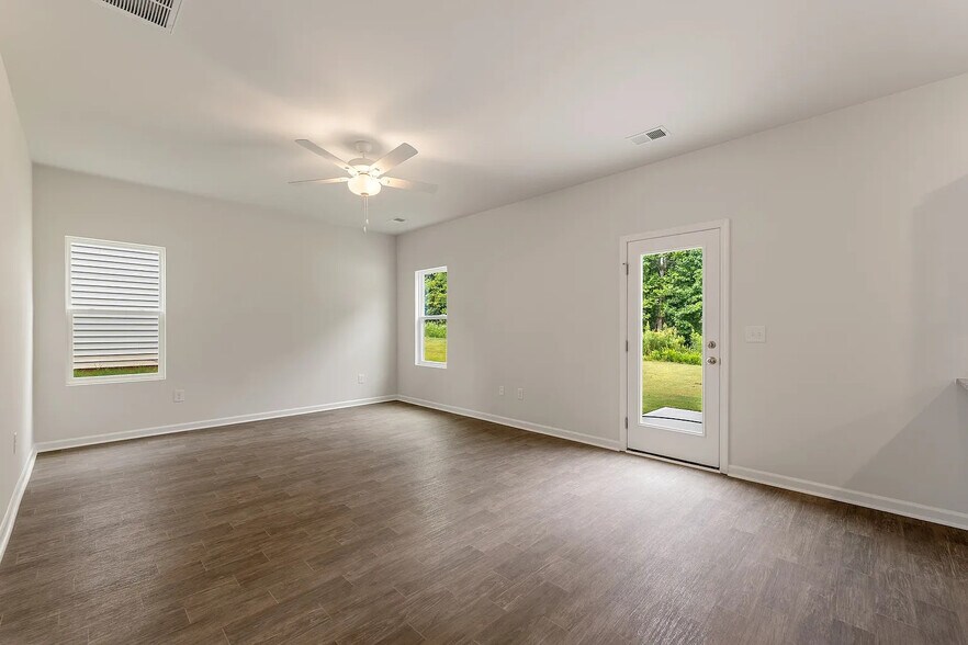 Building Photo - 12115 Lansbury Dr