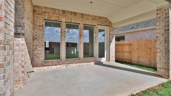 Building Photo - 7131 Bur Oak Bnd Wy