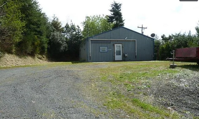 Building Photo - Outdoor Enthusiasts Dream Home in Lakeside!