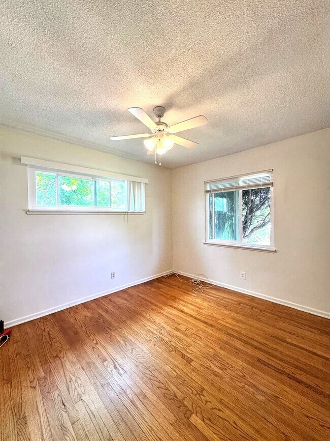 Building Photo - Rare 3 Bed Solar Home for Rent in Pomona Near Claremont & La Verne | Yard, Office, Garage