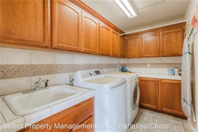 Building Photo - 3 br, 4 bath House - 5793 Acorn Ridge