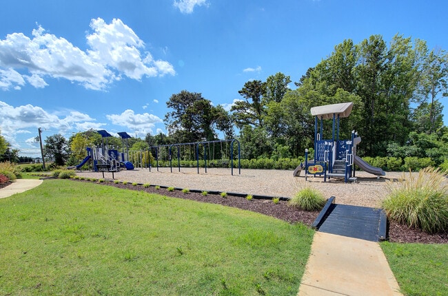 Building Photo - 411 Mancini Dr