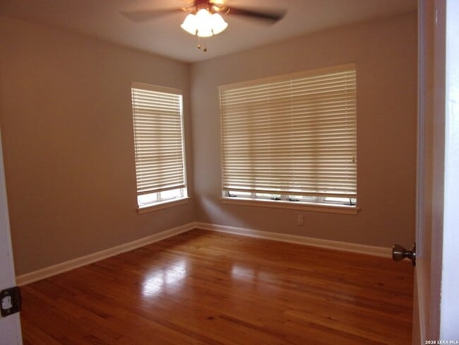 Building Photo - 215 Danville