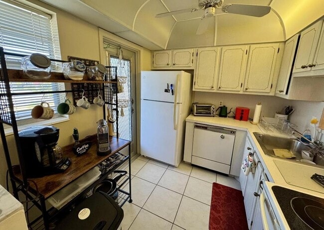 Building Photo - 2222 NE 1st Way