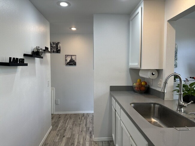 Building Photo - 11818 NE 105th Ct