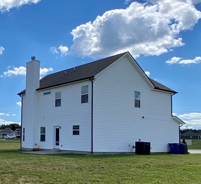 Building Photo - 210 Windyhill St