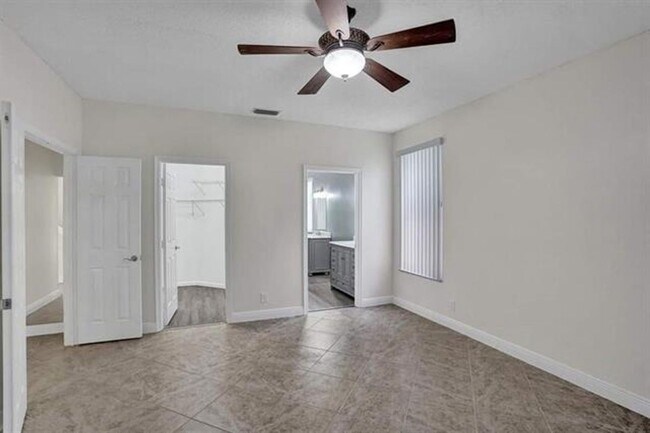 Building Photo - 11032 Boston Dr